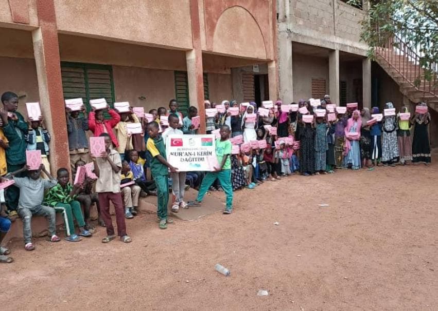 Burkina Faso Kur’an-ı Kerim Dağıtımı — fotoğraf 12