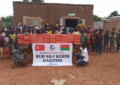 Burkina Faso — Kur'an-ı Kerim teslimatı