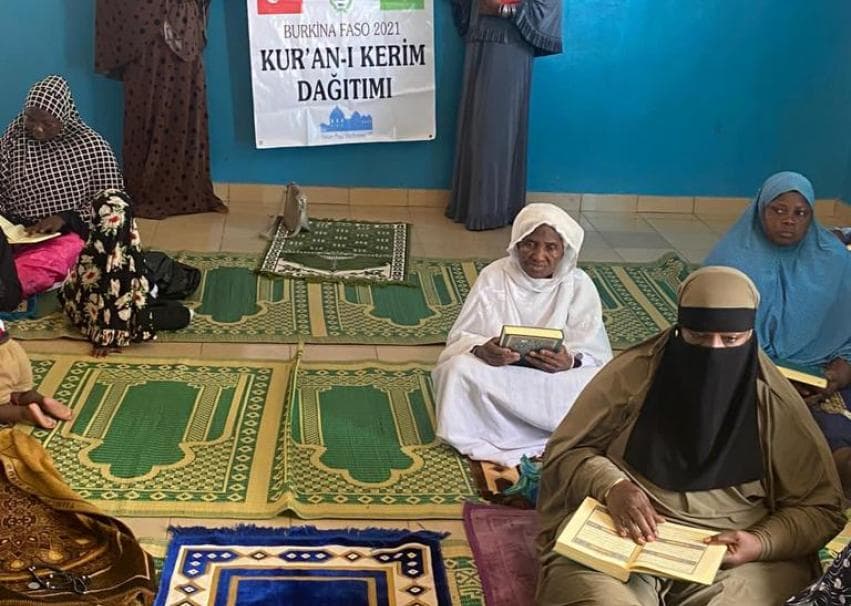 Burkina Faso Kur’an-ı Kerim Dağıtımı — fotoğraf 23