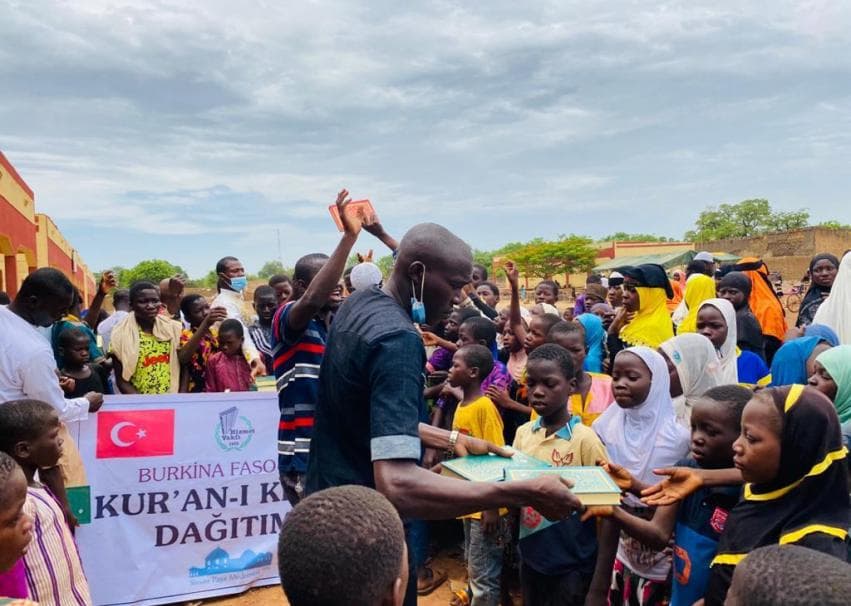 Burkina Faso Kur’an-ı Kerim Dağıtımı — fotoğraf 4