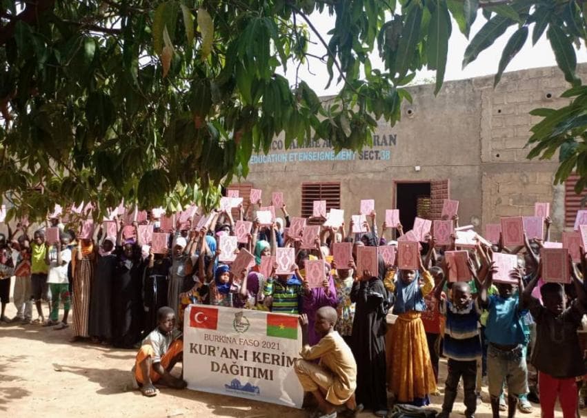 Burkina Faso Kur’an-ı Kerim Dağıtımı — fotoğraf 9